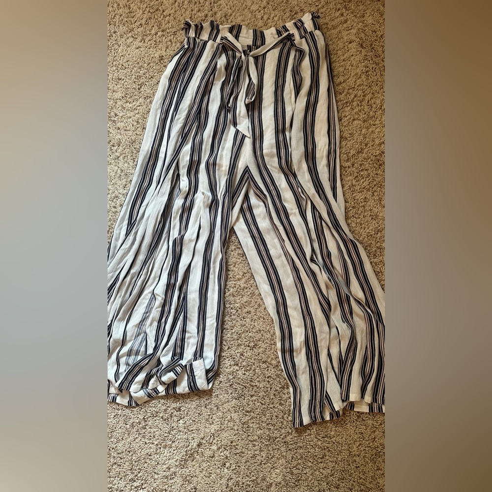 Women’s dress pants wide leg gaucho style size medium